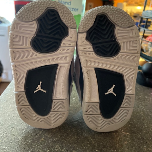 Retro 4 - Picture 4 of 5